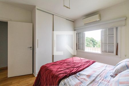 Casa à venda com 300m², 3 quartos e 3 vagasSuite