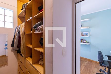 Casa à venda com 300m², 3 quartos e 3 vagasQuarto 1 - Closet