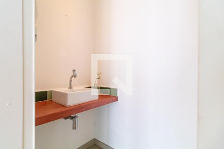 Casa à venda com 300m², 3 quartos e 3 vagasSalão - Lavabo