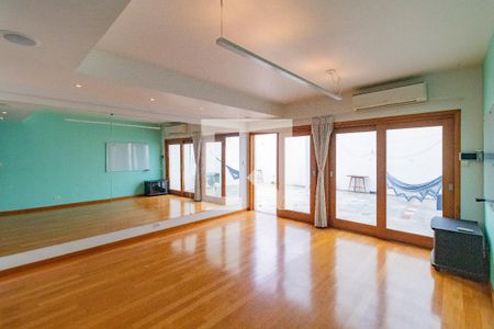 Casa à venda com 300m², 3 quartos e 3 vagasSalão