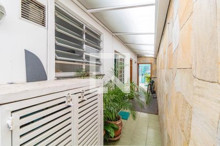 Casa à venda com 300m², 3 quartos e 3 vagasCorredor lateral