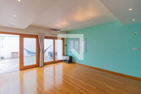 Casa à venda com 300m², 3 quartos e 3 vagasSalão