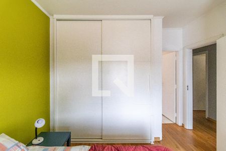 Casa à venda com 300m², 3 quartos e 3 vagasSuite