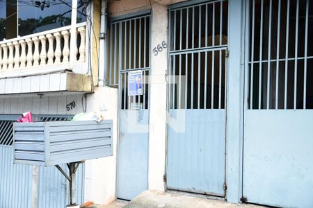 Fachada de casa para alugar com 1 quarto, 50m² em Jardim do Engenho, Cotia