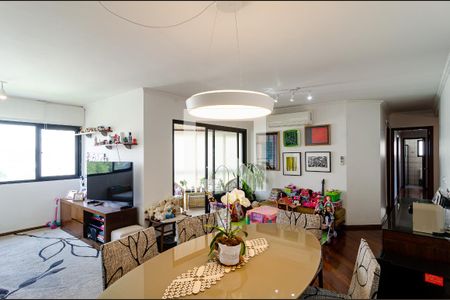 Sala de apartamento à venda com 4 quartos, 144m² em Vila Alexandria, São Paulo