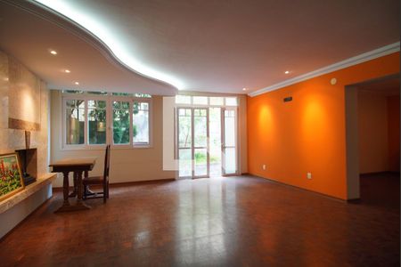 Sala de casa à venda com 6 quartos, 900m² em Chácara das Pedras, Porto Alegre