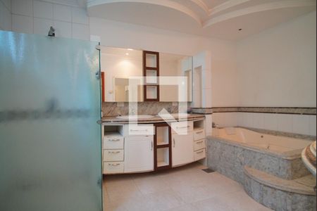 Casa à venda com 900m², 6 quartos e 4 vagasSuite 1 - Banheiro