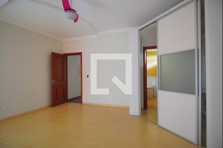 Casa à venda com 900m², 6 quartos e 4 vagasSuíte 3