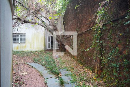 Casa à venda com 900m², 6 quartos e 4 vagasPátio fundos