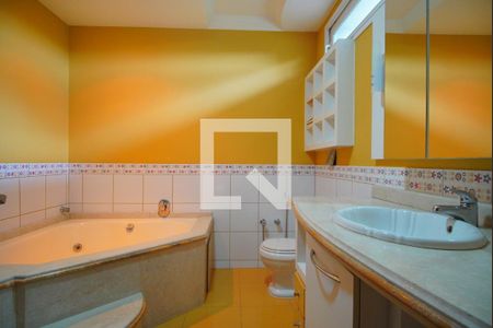 Casa à venda com 900m², 6 quartos e 4 vagasBanheiro da Suíte 3