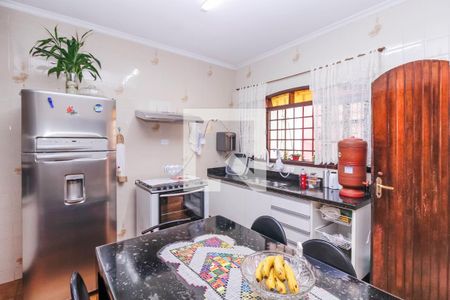 Casa à venda com 70m², 2 quartos e 8 vagas Casa à venda com 70m², 2 quartos e 8 vagasCozinha