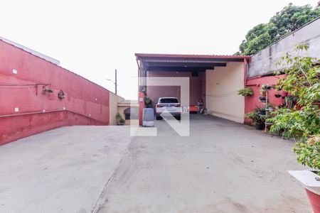 Casa à venda com 70m², 2 quartos e 8 vagas Casa à venda com 70m², 2 quartos e 8 vagasGaragem