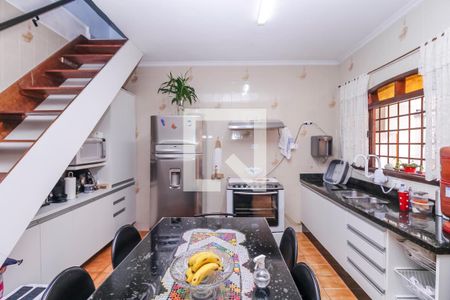 Casa à venda com 70m², 2 quartos e 8 vagas Casa à venda com 70m², 2 quartos e 8 vagasCozinha