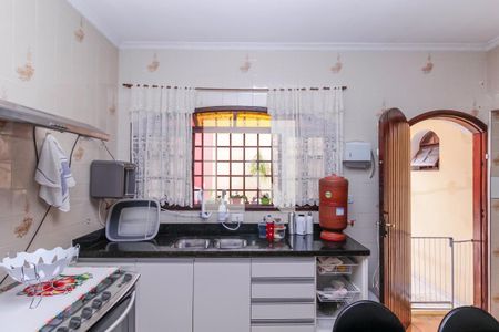 Casa à venda com 70m², 2 quartos e 8 vagas Casa à venda com 70m², 2 quartos e 8 vagasCozinha