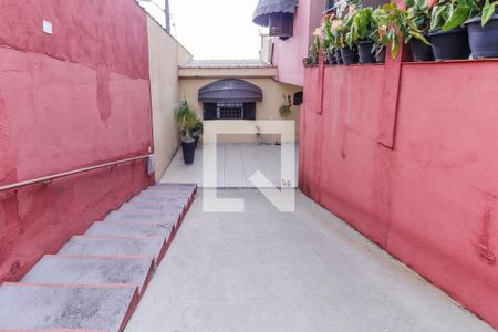 Casa à venda com 70m², 2 quartos e 8 vagas Casa à venda com 70m², 2 quartos e 8 vagasEntrada