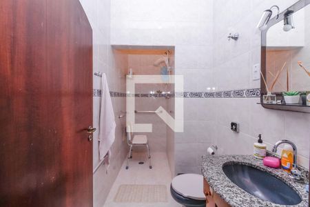 Casa à venda com 70m², 2 quartos e 8 vagas Casa à venda com 70m², 2 quartos e 8 vagasBanheiro da Suíte
