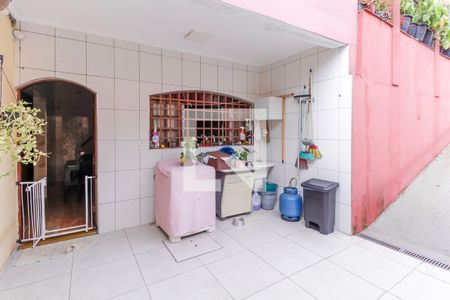 Casa à venda com 70m², 2 quartos e 8 vagas Casa à venda com 70m², 2 quartos e 8 vagasÁrea de Serviço