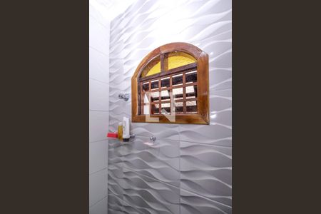 Casa à venda com 70m², 2 quartos e 8 vagas Casa à venda com 70m², 2 quartos e 8 vagasBanheiro 2