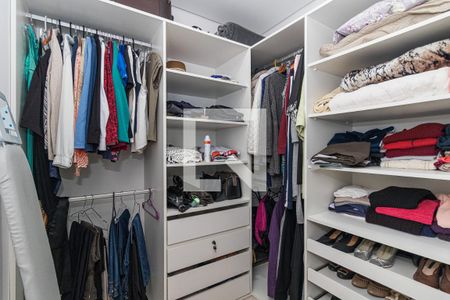 Casa à venda com 420m², 4 quartos e 10 vagasCloset