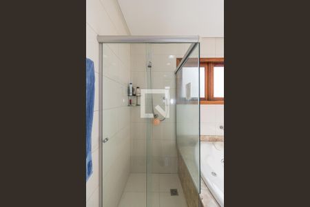 Casa à venda com 420m², 4 quartos e 10 vagasBanheiro da Suíte