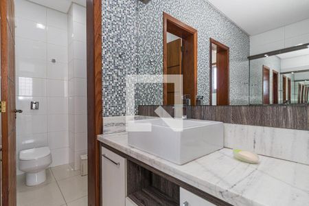 Casa à venda com 420m², 4 quartos e 10 vagasBanheiro Social