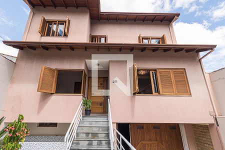 Casa à venda com 420m², 4 quartos e 10 vagasFachada