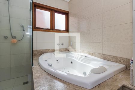 Casa à venda com 420m², 4 quartos e 10 vagasBanheiro da Suíte