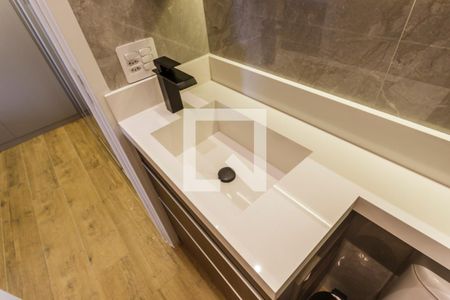 Apartamento para alugar com 55m², 2 quartos e 2 vagasDetalhe do Banheiro da Suite
