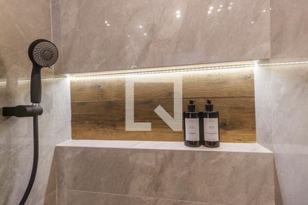 Apartamento para alugar com 55m², 2 quartos e 2 vagasDetalhe do banheiro