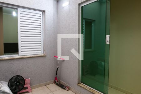 Casa à venda com 147m², 3 quartos e 2 vagas Casa à venda com 147m², 3 quartos e 2 vagasVaranda