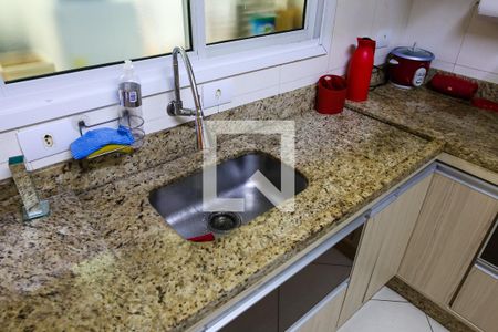 Casa à venda com 147m², 3 quartos e 2 vagas Casa à venda com 147m², 3 quartos e 2 vagasCozinha