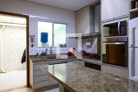 Casa à venda com 147m², 3 quartos e 2 vagas Casa à venda com 147m², 3 quartos e 2 vagasCozinha