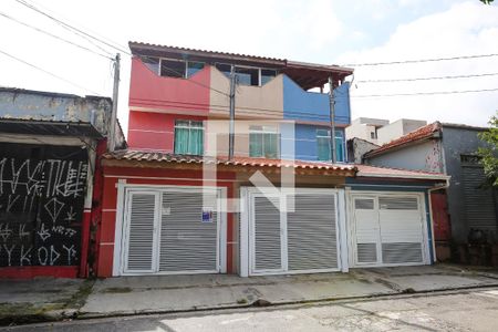 Casa à venda com 147m², 3 quartos e 2 vagas Casa à venda com 147m², 3 quartos e 2 vagasFachada