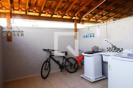 Casa à venda com 147m², 3 quartos e 2 vagas Casa à venda com 147m², 3 quartos e 2 vagasÁrea de Serviço