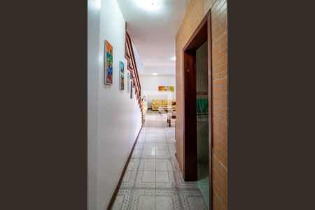 Casa à venda com 275m², 5 quartos e 5 vagasCorredor