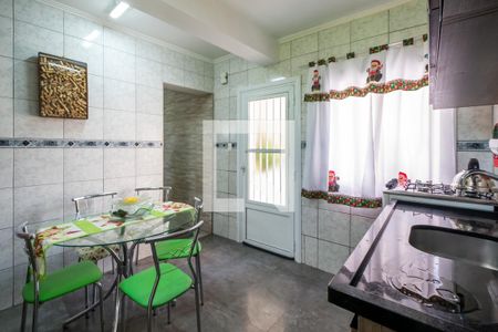 Casa à venda com 275m², 5 quartos e 5 vagasCozinha