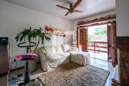 Sala íntima de casa à venda com 5 quartos, 275m² em Coronel Aparicio Borges, Porto Alegre