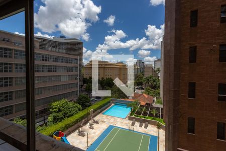 Sala de apartamento à venda com 3 quartos, 118m² em Funcionários, Belo Horizonte