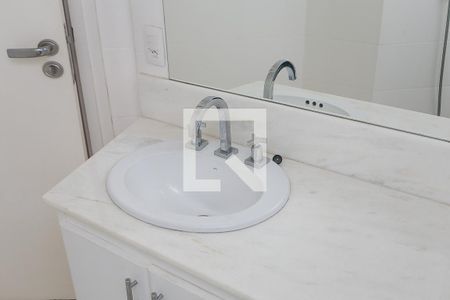 Apartamento à venda com 242m², 3 quartos e 4 vagasBanheiro da Suíte 2