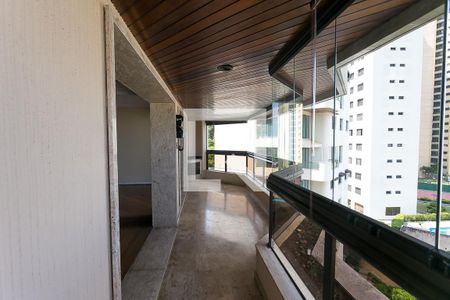 Varanda da Sala de apartamento à venda com 3 quartos, 242m² em Vila Suzana, São Paulo