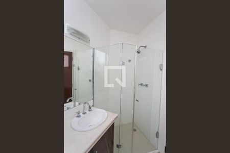 Apartamento à venda com 242m², 3 quartos e 4 vagasBanheiro da Suíte 1