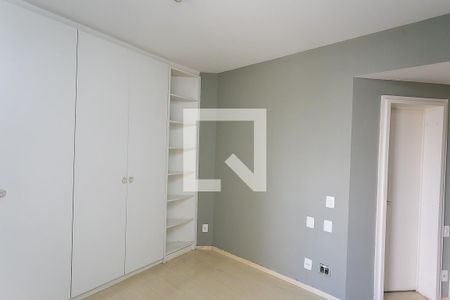 Apartamento à venda com 242m², 3 quartos e 4 vagassuíte 2