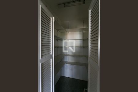 Apartamento à venda com 242m², 3 quartos e 4 vagasDespensa