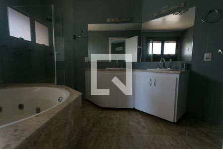 Apartamento à venda com 242m², 3 quartos e 4 vagasBanheiro da Suíte 3