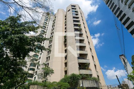 Apartamento à venda com 242m², 3 quartos e 4 vagasFachada