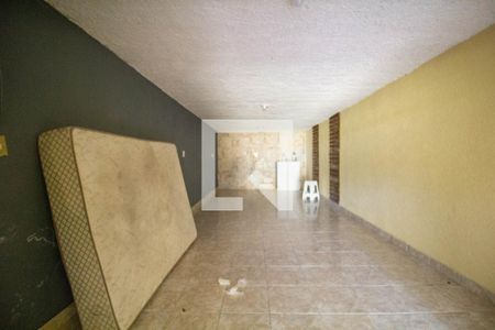 Casa à venda com 130m², 3 quartos e 2 vagasPorão