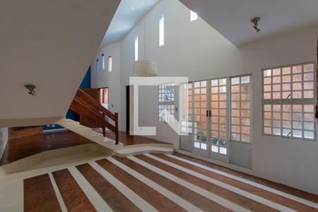 Sala de casa à venda com 3 quartos, 280m² em Vila Nhocune, São Paulo