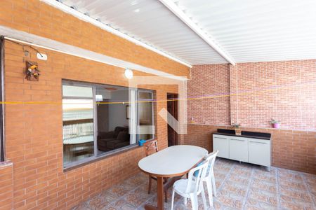varanda de casa à venda com 4 quartos, 180m² em Vila Caraguata, São Paulo