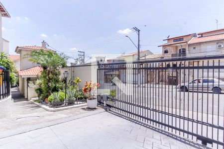 Casa de condomínio à venda com 170m², 3 quartos e 2 vagas Casa de condomínio à venda com 170m², 3 quartos e 2 vagasEntrada