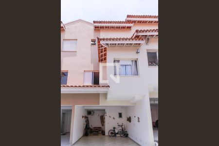 Casa de condomínio à venda com 170m², 3 quartos e 2 vagas Casa de condomínio à venda com 170m², 3 quartos e 2 vagasFachada da casa